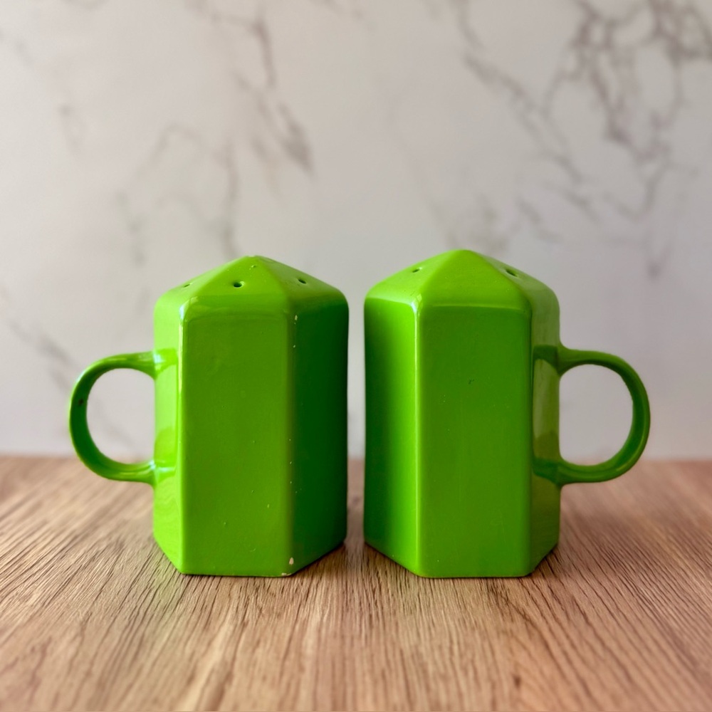 Rare Mid Century Modern Fitz And Floyd Bright Green Salt & Pepper Shaker
